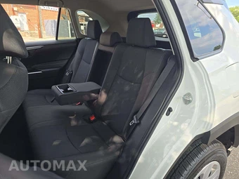 2025 Toyota RAV4 LE - miniatura 13
