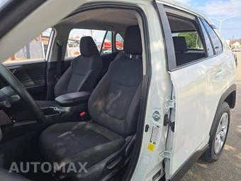 2025 Toyota RAV4 LE - miniatura 6