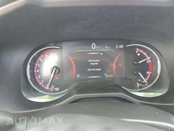 2025 Toyota RAV4 LE - miniatura 9