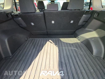 2025 Toyota RAV4 LE - miniatura 16