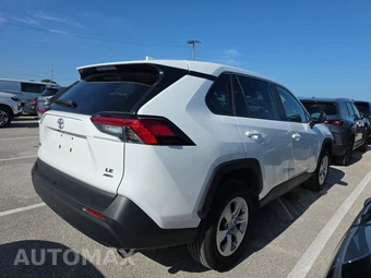 2025 Toyota RAV4 LE - miniatura 4