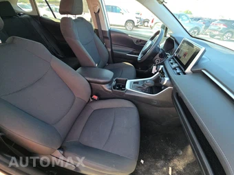 2025 Toyota RAV4 LE - miniatura 8