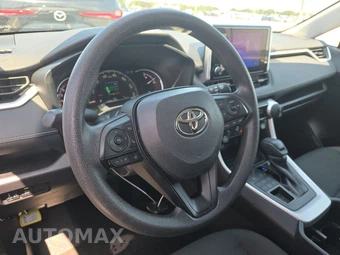 2025 Toyota RAV4 LE - miniatura 10