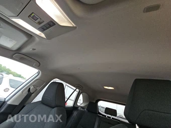 2025 Toyota RAV4 LE - miniatura 17