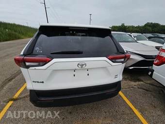 2025 Toyota RAV4 LE - miniatura 5