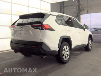 2025 Toyota RAV4 LE - miniatura 4