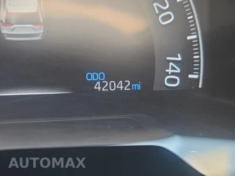2025 Toyota RAV4 LE - miniatura 15