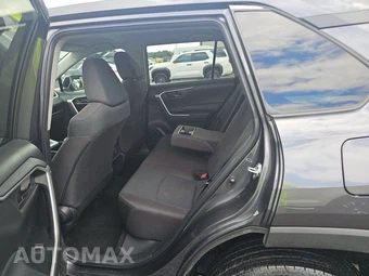 2025 Toyota RAV4 LE - miniatura 13