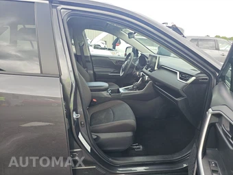 2025 Toyota RAV4 LE - miniatura 8