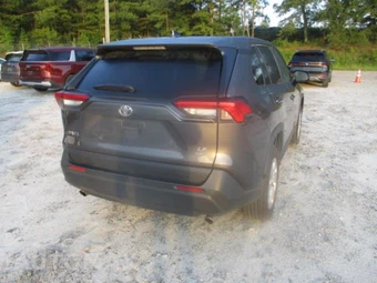 2025 Toyota RAV4 LE - miniatura 14