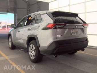 2025 Toyota RAV4 LE - miniatura 6