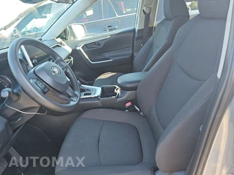 2025 Toyota RAV4 LE - miniatura 7