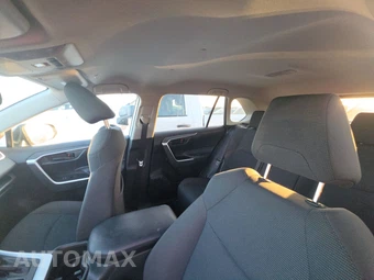 2025 Toyota RAV4 LE - miniatura 18