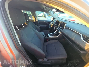 2025 Toyota RAV4 LE - miniatura 8