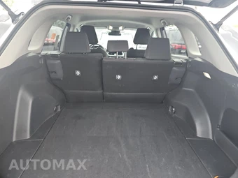 2025 Toyota RAV4 LE - miniatura 16