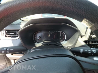 2025 Toyota RAV4 LE - miniatura 12