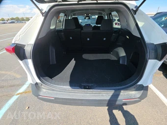 2025 Toyota RAV4 LE - miniatura 17
