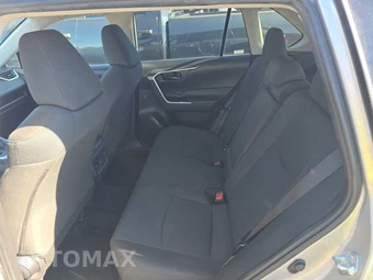 2025 Toyota RAV4 LE - miniatura 13