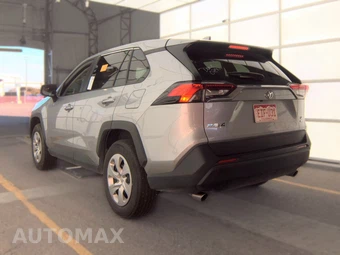 2025 Toyota RAV4 LE - miniatura 6
