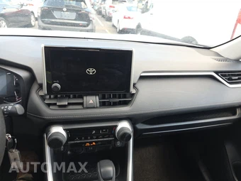 2025 Toyota RAV4 LE - miniatura 11
