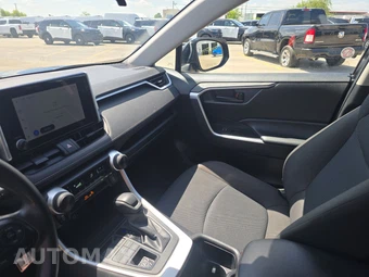 2025 Toyota RAV4 LE – miniatura 11