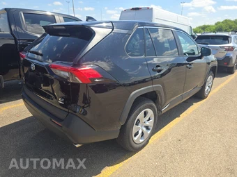 2025 Toyota RAV4 LE – miniatura 4