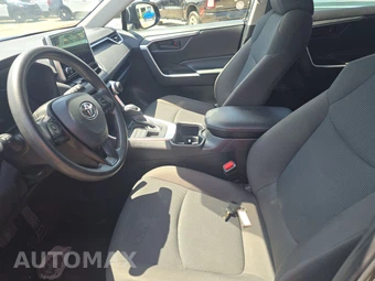 2025 Toyota RAV4 LE – miniatura 7
