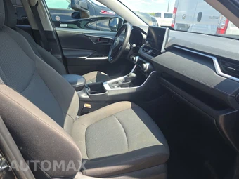 2025 Toyota RAV4 LE – miniatura 8