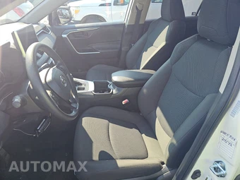 2025 Toyota RAV4 LE - miniatura 7
