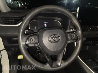 2025 Toyota RAV4 LE - miniatura 10