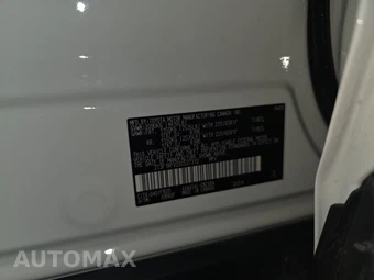 2025 Toyota RAV4 LE - miniatura 14