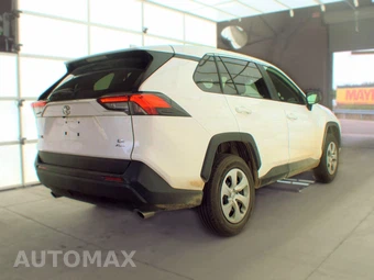2025 Toyota RAV4 LE - miniatura 4