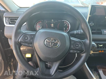 2025 Toyota RAV4 LE - miniatura 10