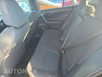 2025 Toyota RAV4 LE - miniatura 13