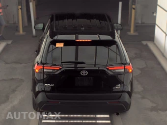 2025 Toyota RAV4 LE - miniatura 5