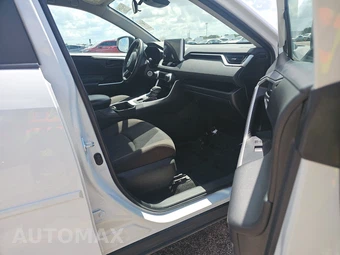 2025 Toyota RAV4 LE - miniatura 8