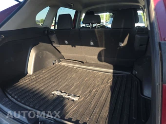 2025 Toyota RAV4 LE - miniatura 16