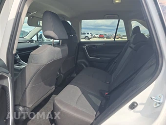 2025 Toyota RAV4 LE - miniatura 13