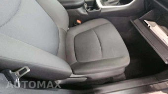 2025 Toyota RAV4 LE - miniatura 25