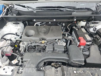 2025 Toyota RAV4 LE - miniatura 15