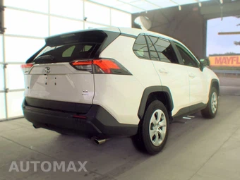 2025 Toyota RAV4 LE - miniatura 4