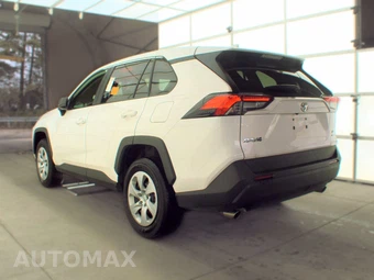 2025 Toyota RAV4 LE - miniatura 6