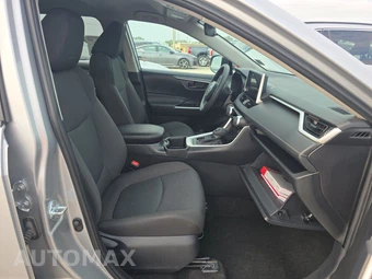2025 Toyota RAV4 LE - miniatura 8