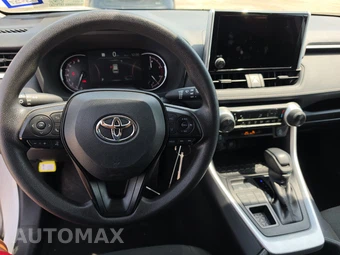 2025 Toyota RAV4 LE - miniatura 11