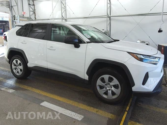 2025 Toyota RAV4 LE - miniatura 3