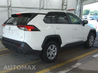 2025 Toyota RAV4 LE - miniatura 4