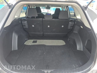 2025 Toyota RAV4 LE - miniatura 16