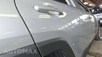 2025 Toyota RAV4 LE - miniatura 20