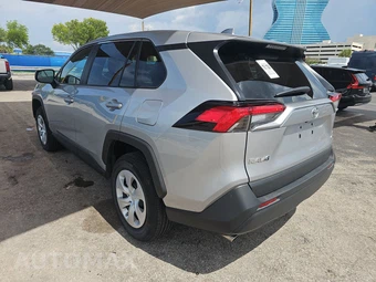 2025 Toyota RAV4 LE - miniatura 6