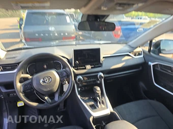 2025 Toyota RAV4 LE - miniatura 11